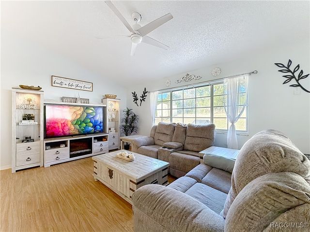 421 W Blueflax Court, Beverly Hills, FL 34465