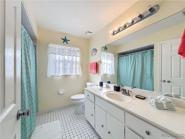 421 W Blueflax Court, Beverly Hills, FL 34465