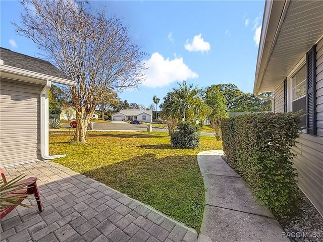 421 W Blueflax Court, Beverly Hills, FL 34465