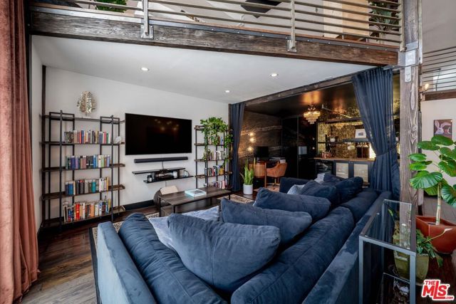 4115 Glencoe Avenue 302, Marina Del Rey, CA 90292