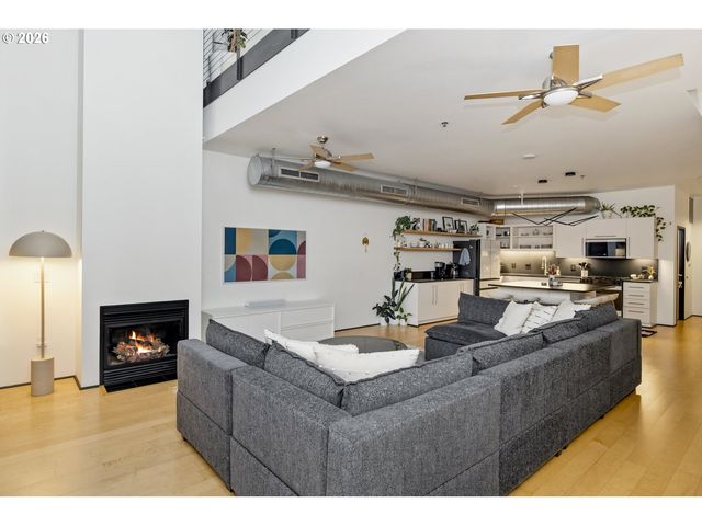 1400 Nw IRVING St 723, Portland, OR 97209