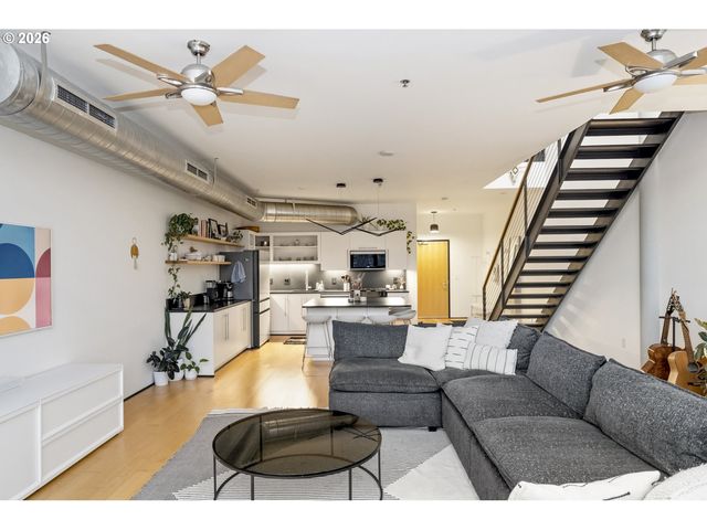 1400 Nw IRVING St 723, Portland, OR 97209