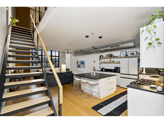 1400 Nw IRVING St 723, Portland, OR 97209