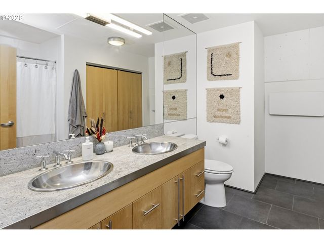 1400 Nw IRVING St 723, Portland, OR 97209