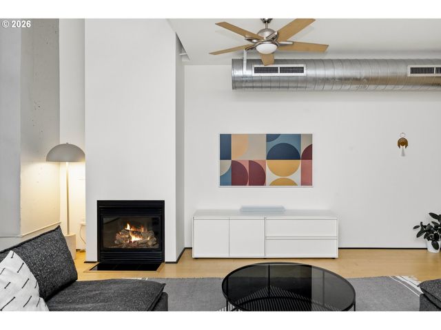 1400 Nw IRVING St 723, Portland, OR 97209