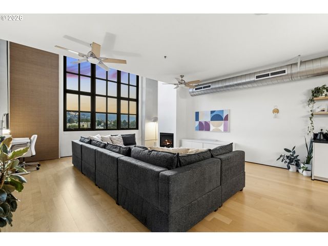 1400 Nw IRVING St 723, Portland, OR 97209
