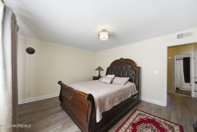 6 Woodmere Court, Freehold, NJ 07728