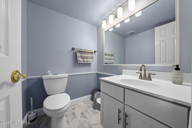 6 Woodmere Court, Freehold, NJ 07728