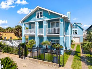3520 Avenue S 1/2, Galveston, TX 77550