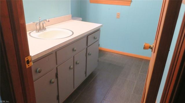 146 Ridgewood PW, Newport News, VA 23608
