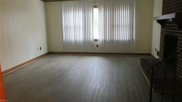 146 Ridgewood PW, Newport News, VA 23608