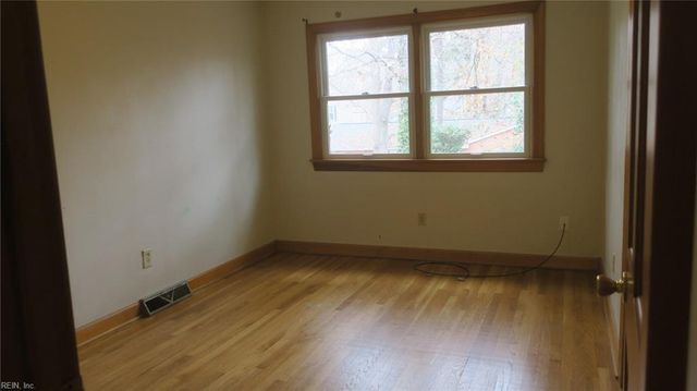 146 Ridgewood PW, Newport News, VA 23608
