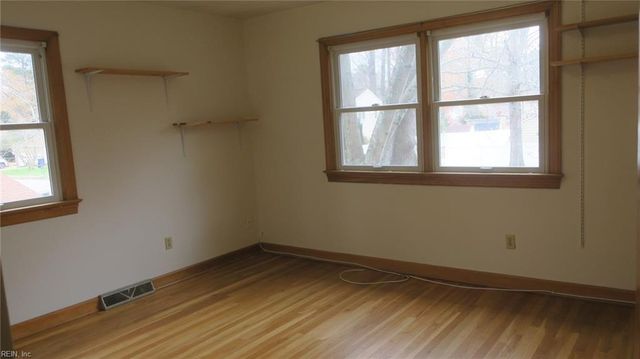 146 Ridgewood PW, Newport News, VA 23608