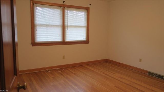 146 Ridgewood PW, Newport News, VA 23608