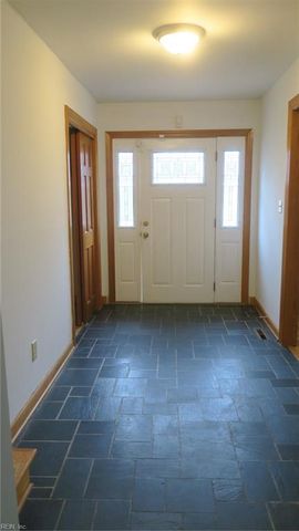 146 Ridgewood PW, Newport News, VA 23608