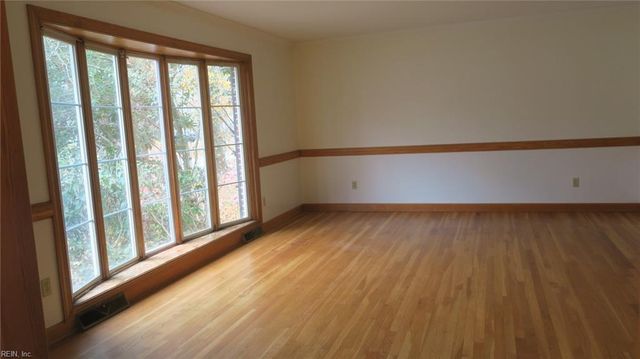 146 Ridgewood PW, Newport News, VA 23608