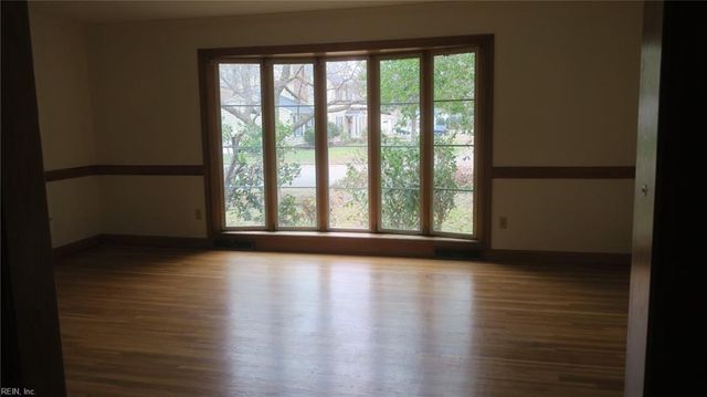 146 Ridgewood PW, Newport News, VA 23608