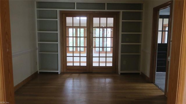146 Ridgewood PW, Newport News, VA 23608