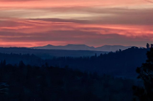 16105 John Way, Grass Valley, CA 95949
