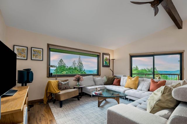 16105 John Way, Grass Valley, CA 95949