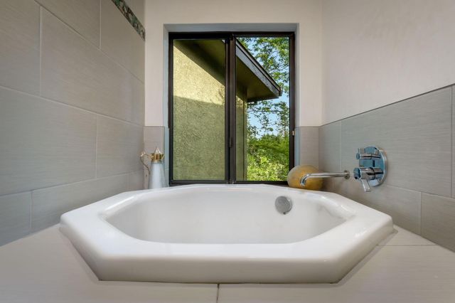16105 John Way, Grass Valley, CA 95949