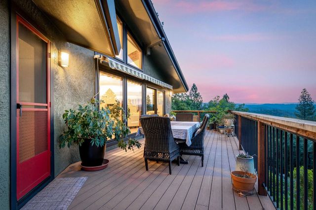 16105 John Way, Grass Valley, CA 95949
