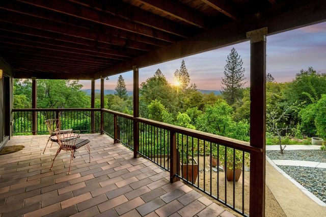 16105 John Way, Grass Valley, CA 95949