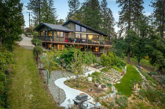 16105 John Way, Grass Valley, CA 95949