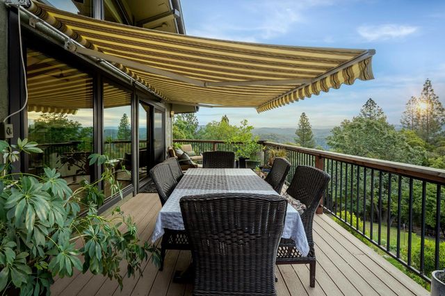 16105 John Way, Grass Valley, CA 95949