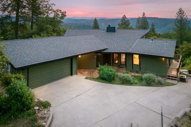 16105 John Way, Grass Valley, CA 95949