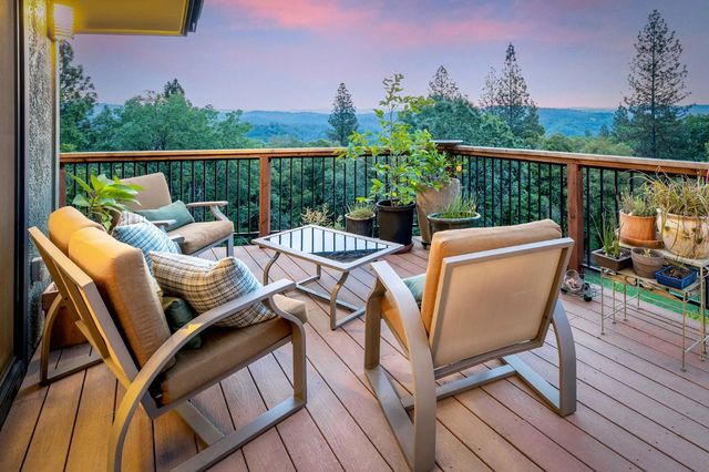 16105 John Way, Grass Valley, CA 95949