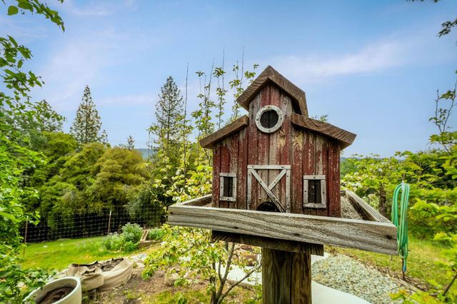 16105 John Way, Grass Valley, CA 95949