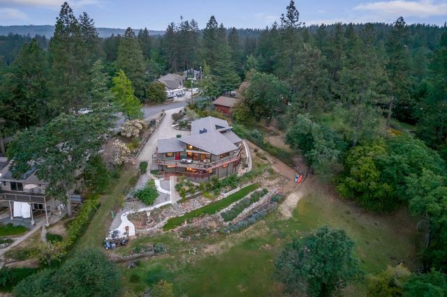 16105 John Way, Grass Valley, CA 95949
