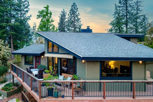 16105 John Way, Grass Valley, CA 95949