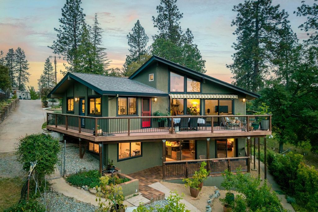 16105 John Way, Grass Valley, CA 95949