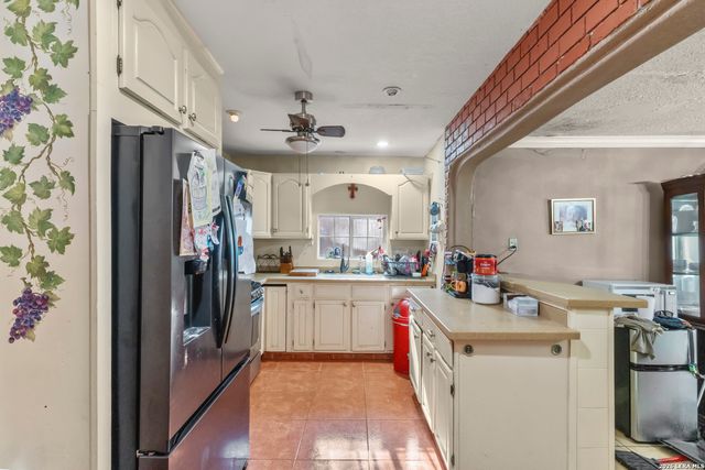 147 Gazel, San Antonio, TX 78213