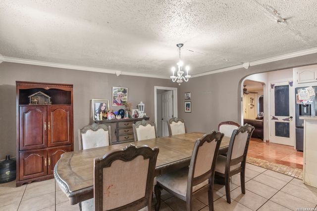 147 Gazel, San Antonio, TX 78213