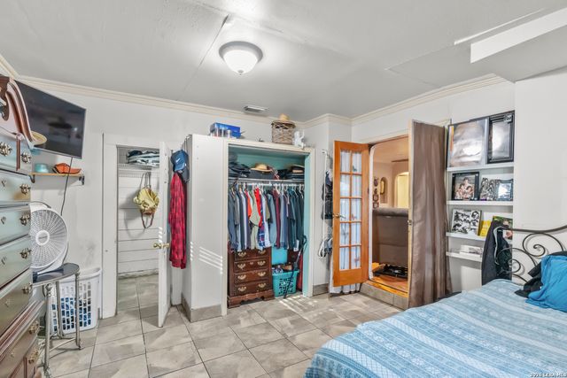 147 Gazel, San Antonio, TX 78213