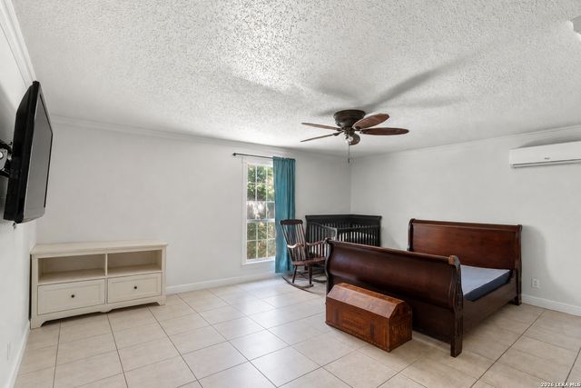 147 Gazel, San Antonio, TX 78213
