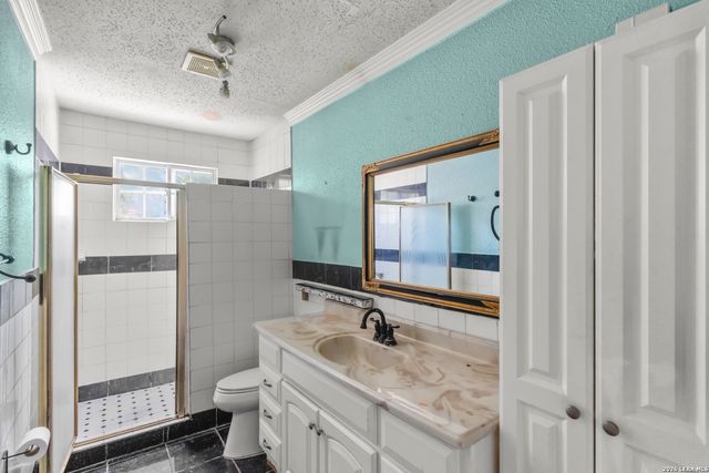 147 Gazel, San Antonio, TX 78213