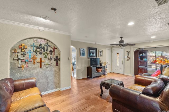 147 Gazel, San Antonio, TX 78213