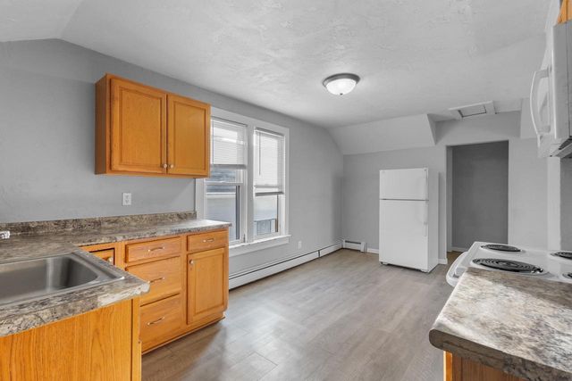 118 W 12TH AVENUE, Oshkosh, WI 54902