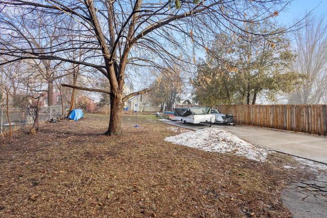 118 W 12TH AVENUE, Oshkosh, WI 54902