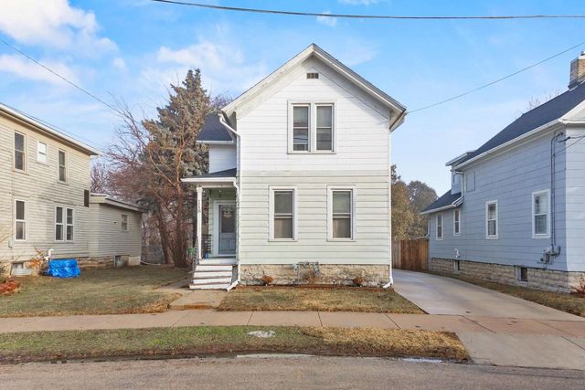 118 W 12TH AVENUE, Oshkosh, WI 54902