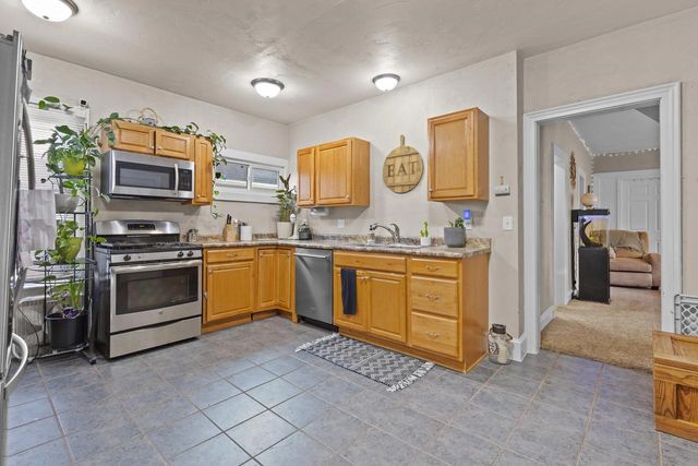 118 W 12TH AVENUE, Oshkosh, WI 54902