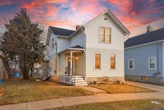 118 W 12TH AVENUE, Oshkosh, WI 54902