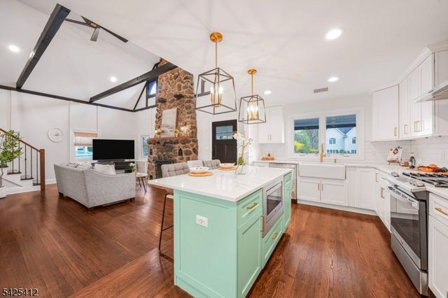 8 Mountainside Dr, Wayne Twp., NJ 07470