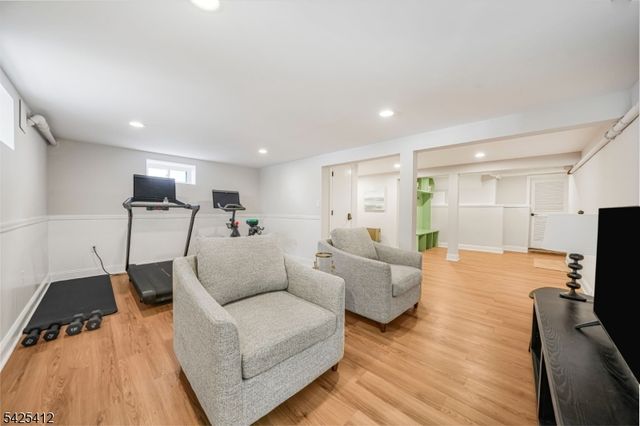 8 Mountainside Dr, Wayne Twp., NJ 07470