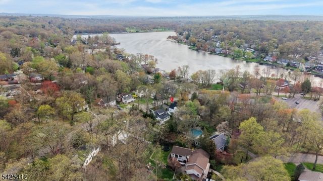 8 Mountainside Dr, Wayne Twp., NJ 07470