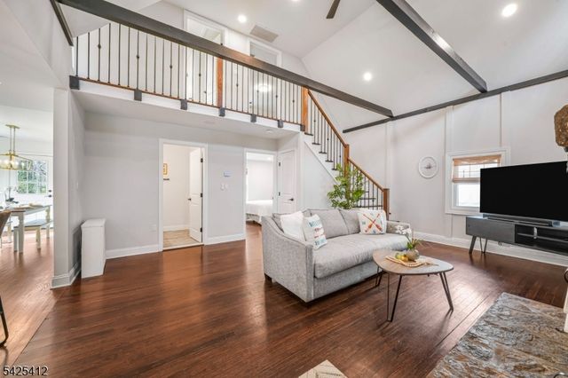 8 Mountainside Dr, Wayne Twp., NJ 07470